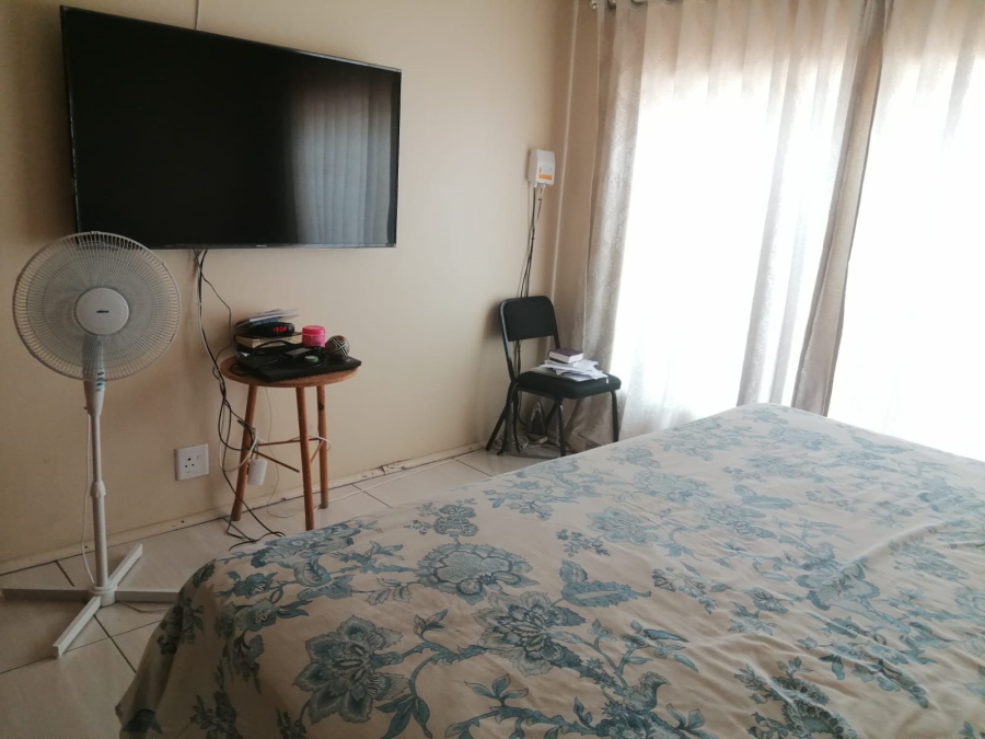 6 Bedroom Property for Sale in Geelhoutpark North West